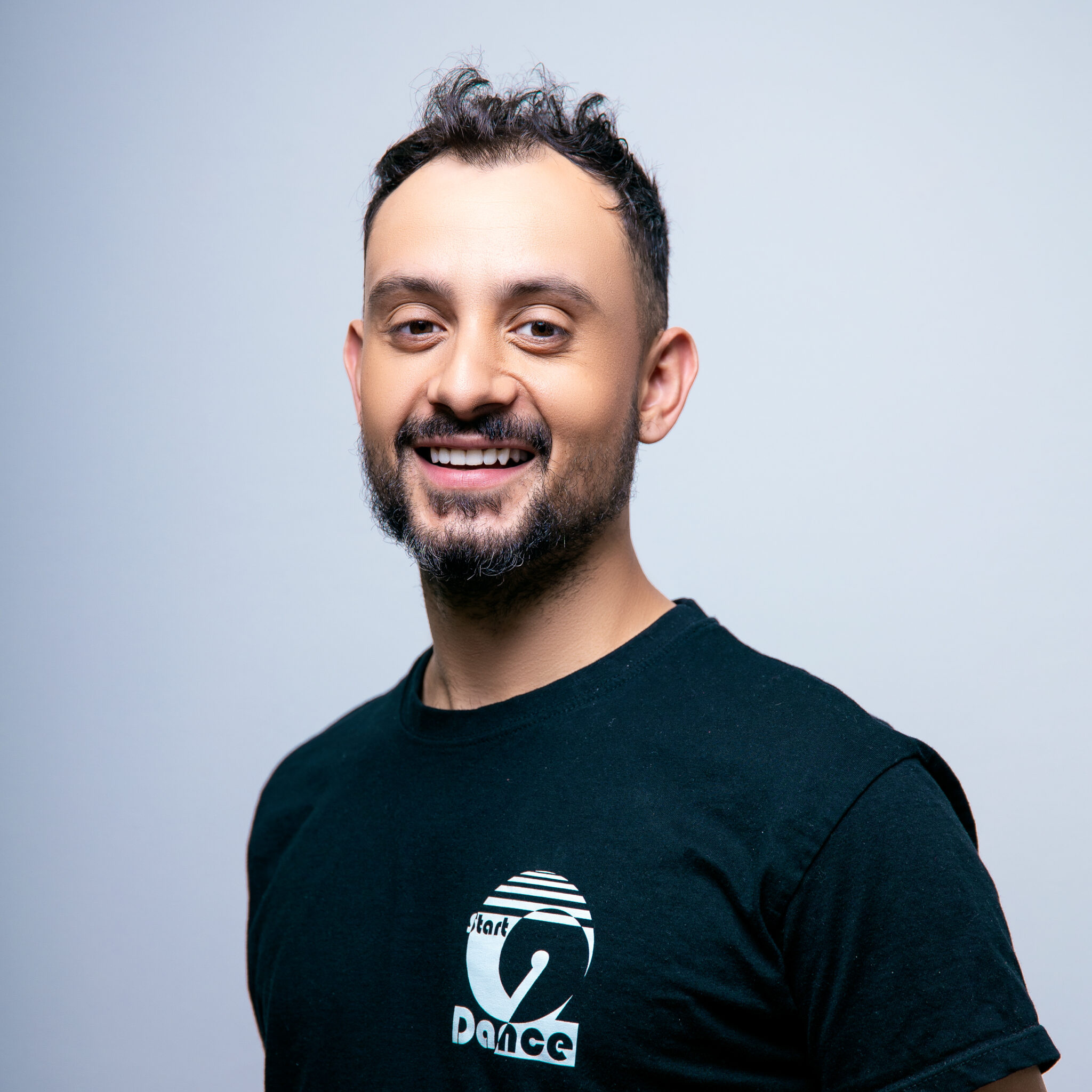 Lorenzo ist der Vorstandsvorsitz von der Tanzschule